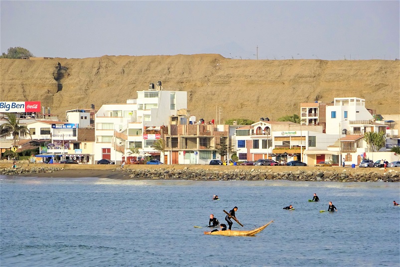 Caballitos de totora paddle surf. One of the best things to do in Huanchaco, Peru