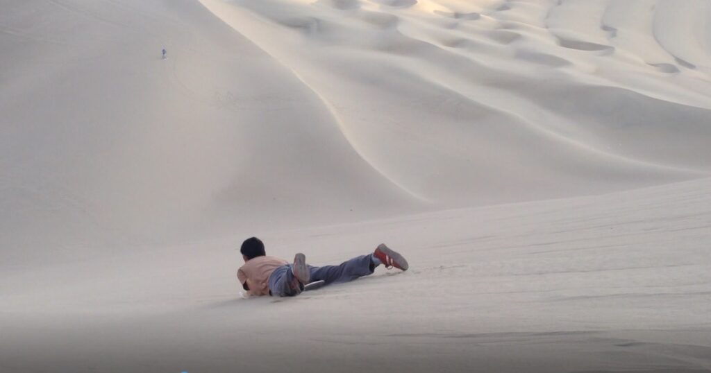 Sandboarding, one of the best things to do in Huacachina