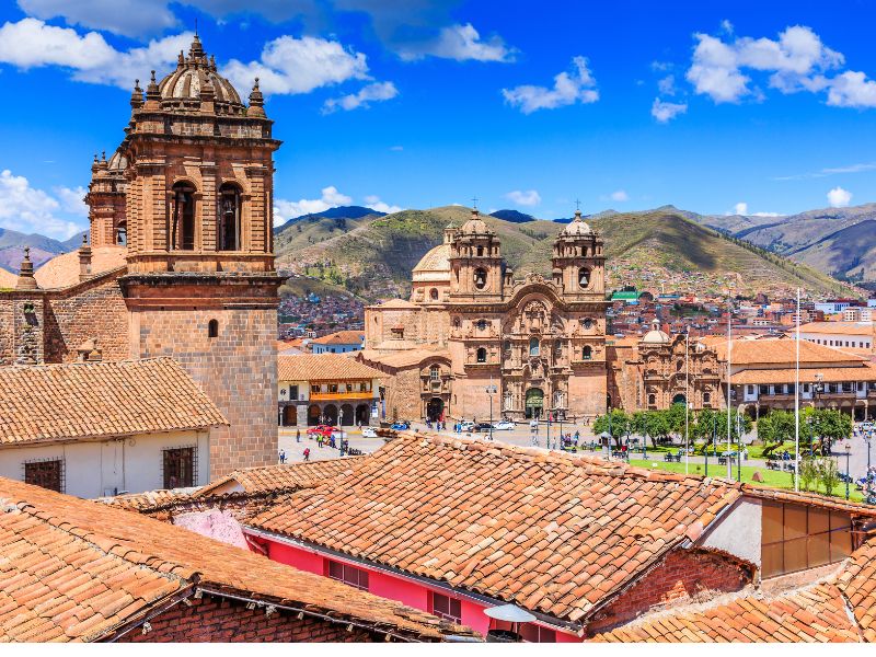 View of the main square of Cusco with clear skies during the dry season