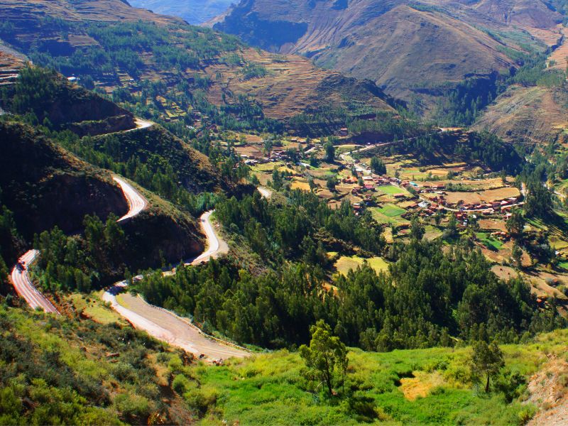Winding roads from Cusco to the Sacred Valley